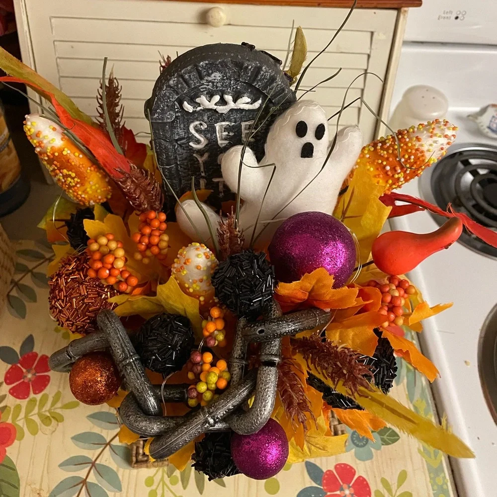 Cauldron Lighted Halloween Decoration - Picture 2 of 8